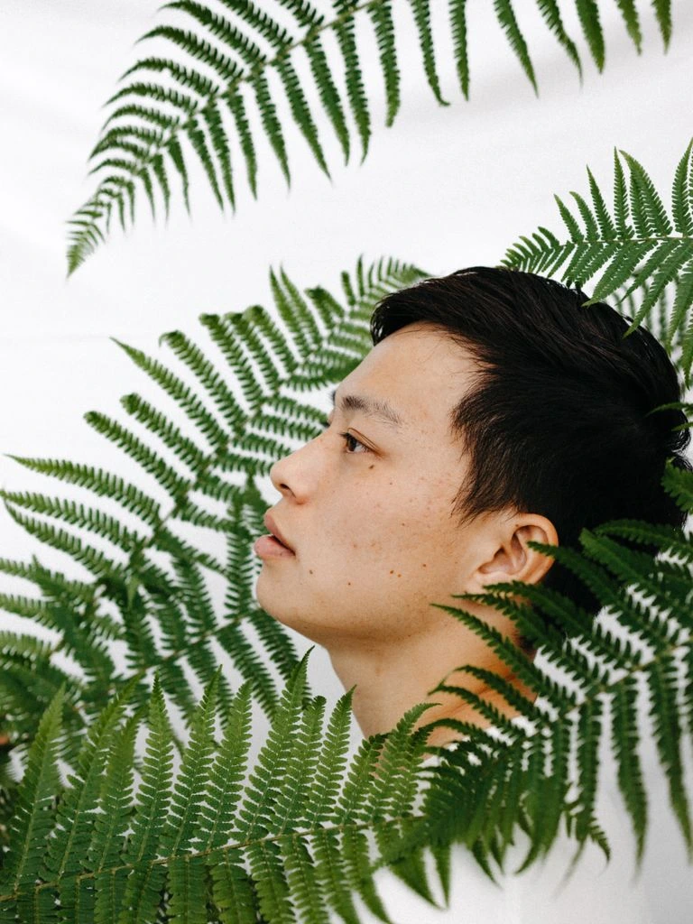 Hiroshi Tendo, co-founder of Kaiyu Tendo, photographed against a plain wall.